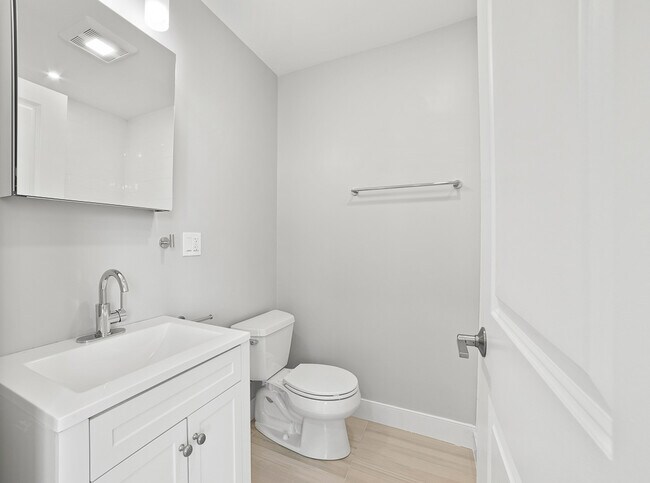 Building Photo - 146 Boston St