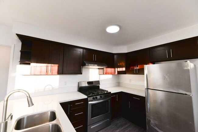 Building Photo - 247 Avenida Del Poniente