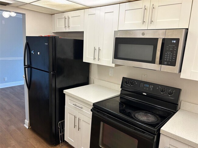 Foto del edificio - 3700 N Pine Island Rd