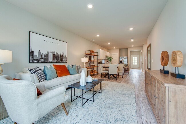Building Photo - Stunning in Spring Hill