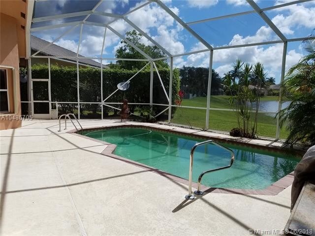 Building Photo - 10269 Lexington Estates Blvd