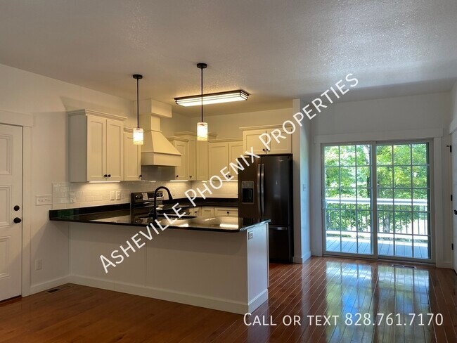 Foto del edificio - 426 Shadowwood Dr-