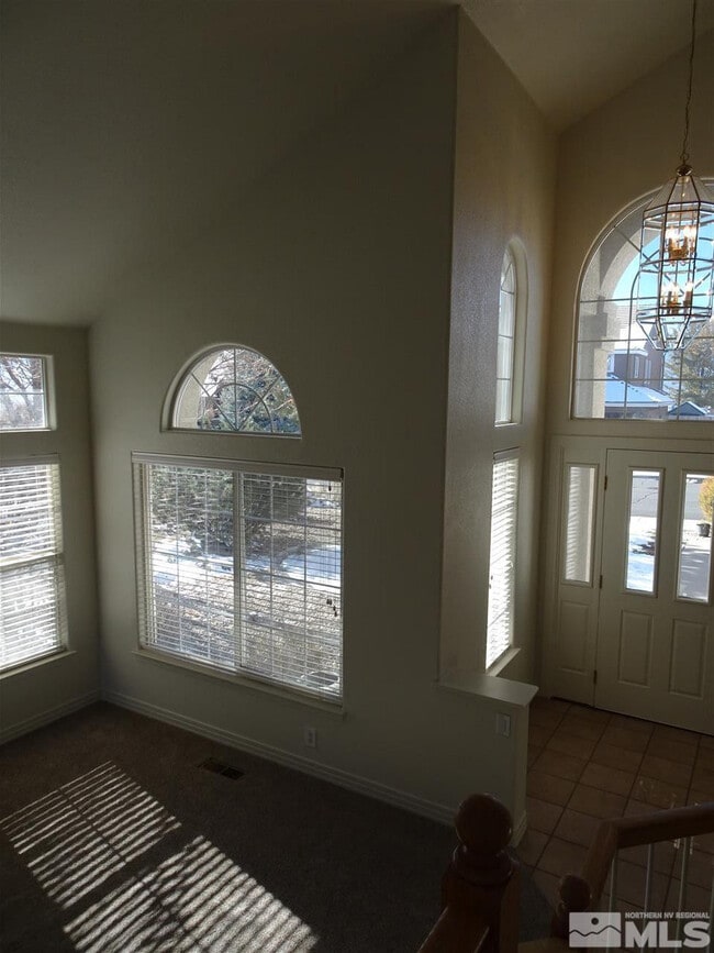 Building Photo - 7021 Heatherwood Dr