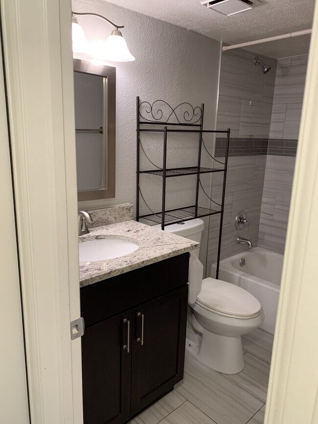 Foto del edificio - Very nice 1 bedroom 1 bath condo with lots...