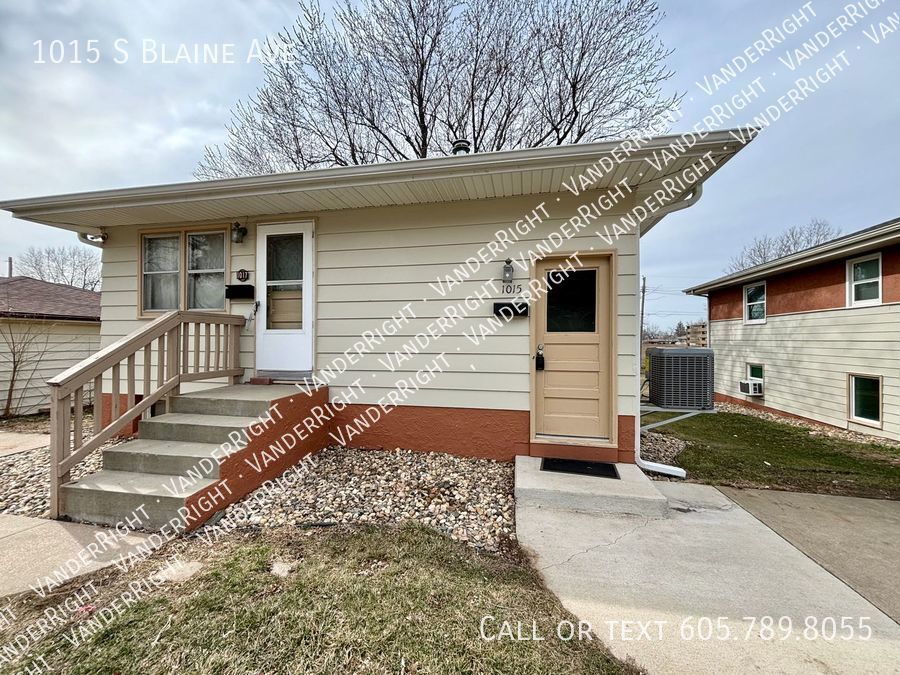 Foto principal - 1015 S Blaine Ave