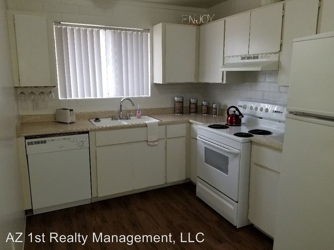 Building Photo - 4302 E Fairmount St