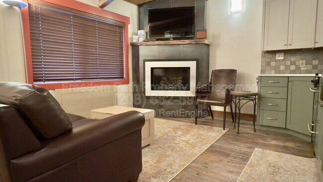 Foto del edificio - 226 Mogul Hill Rd