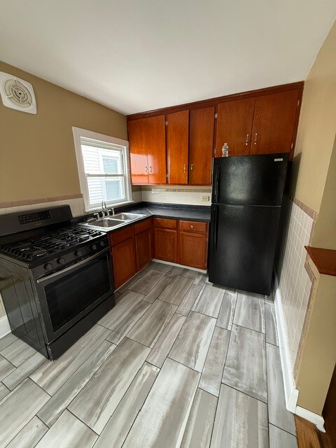 Foto del edificio - 12535 S Emerald Ave