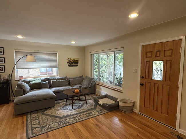 Living Room & Main Entrance - 1166 S Jackson St