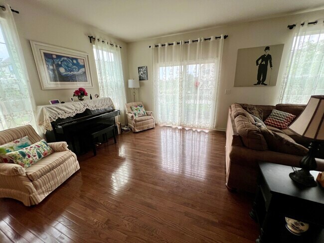 Building Photo - 4014 Pompton Ct