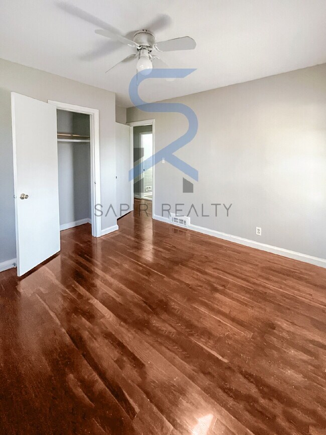 Building Photo - 1686 Valencia Rd