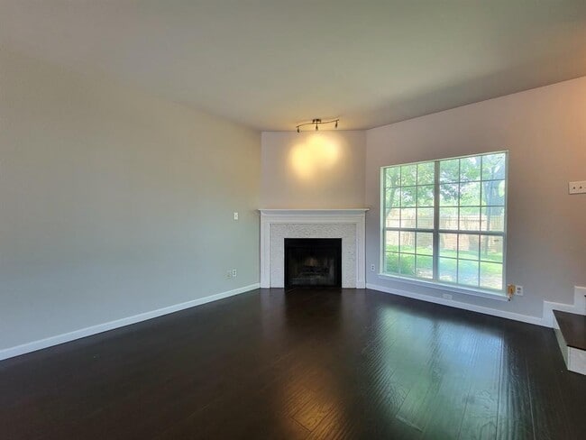 Building Photo - 3600 Jeanetta St
