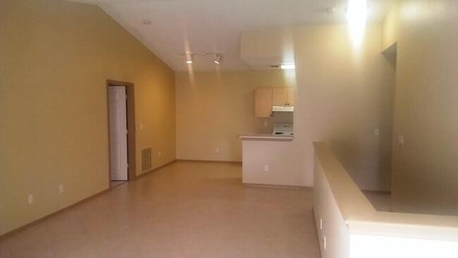 Building Photo - 10276 Fox Trail Rd S