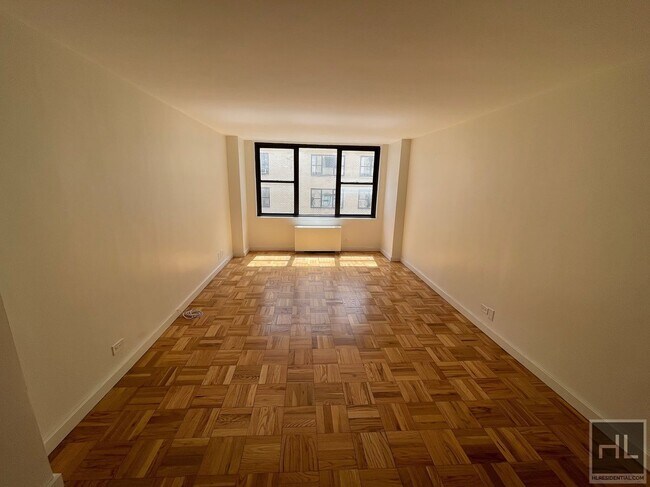 Foto del edificio - EAST 49 STREET