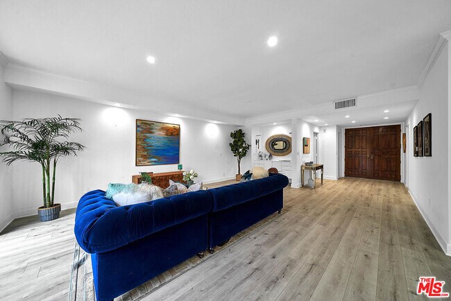 Foto del edificio - 4460 Wilshire Blvd