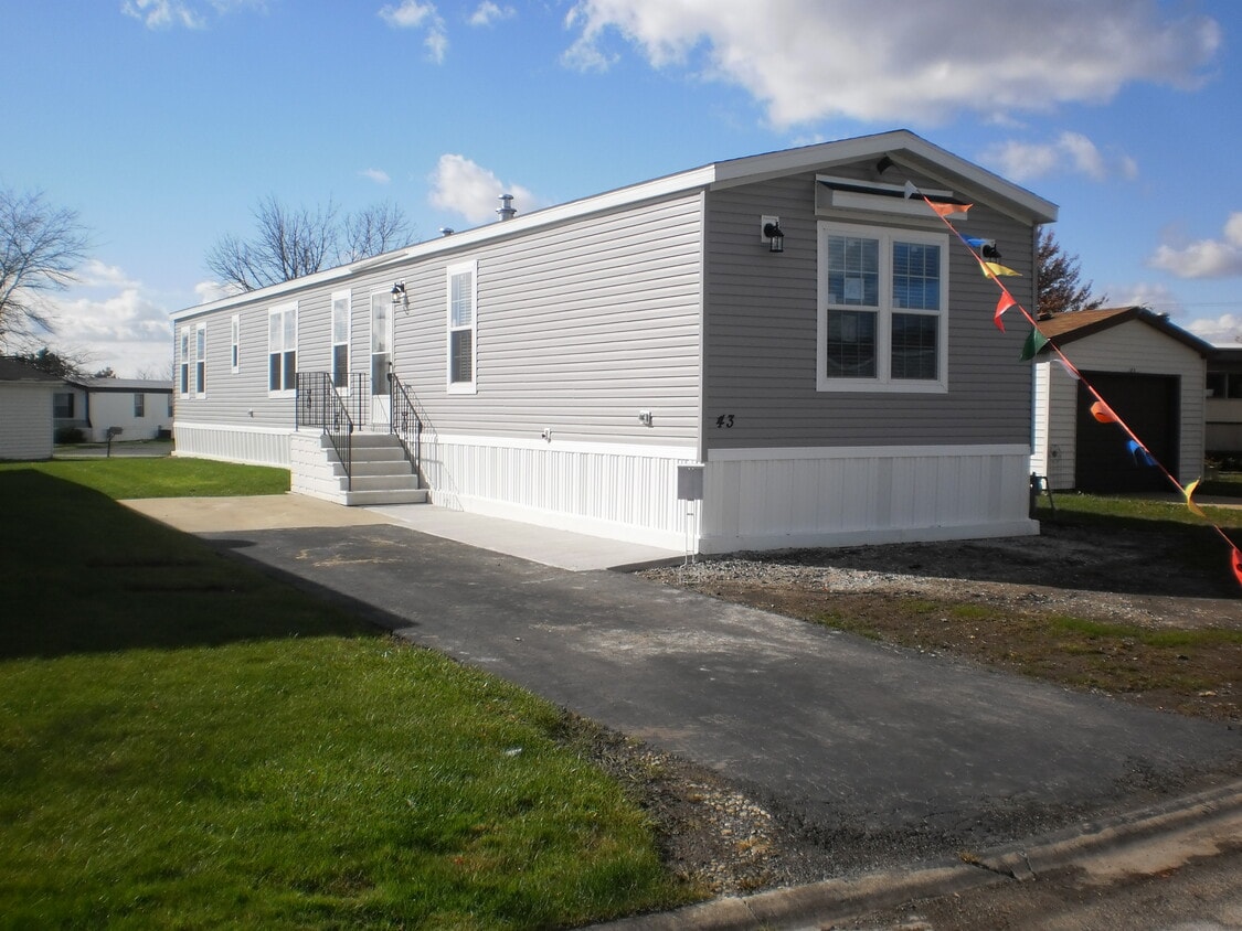 Building Photo - 43 Swan Ln