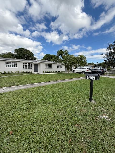 Foto principal - 4877 Caribbean Blvd