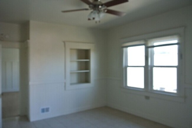 Foto del edificio - Charming Craftsman-Style 2BD/1BA Duplex – ...