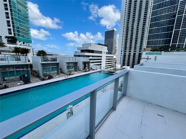 Foto del edificio - 851 NE 1st Ave