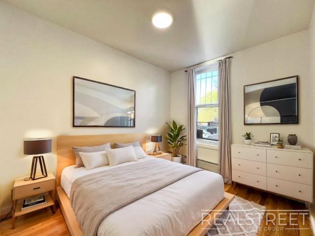 Foto del edificio - 2 bedroom in BROOKLYN NY 11221