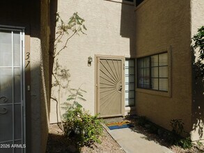 Building Photo - 1001 N Pasadena