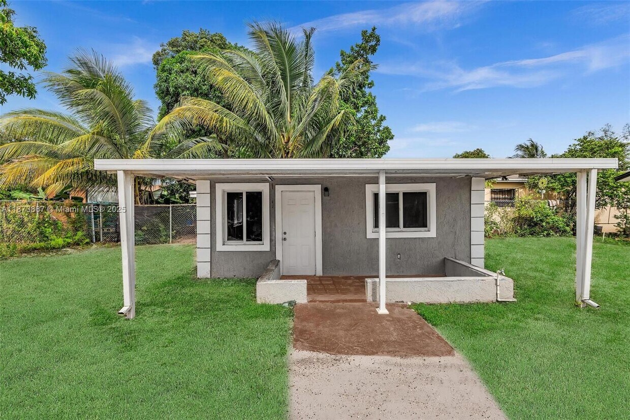 Foto principal - 921 NW 110th St