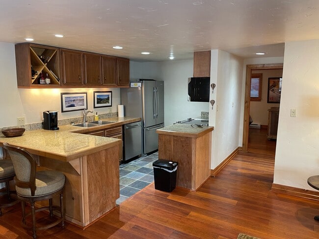 Cocina - 2821 Basingdale Blvd