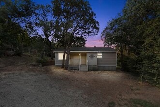 Building Photo - 1811 Hidden Valley Rd