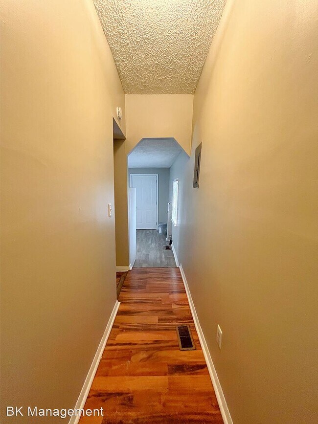 Building Photo - 3 br, 1 bath House - 1012 N 8th Street