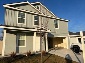 Building Photo - 11392 Barn Rnch St