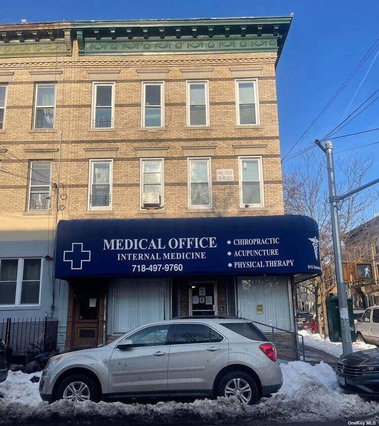 Primary Photo - 615 Seneca Ave