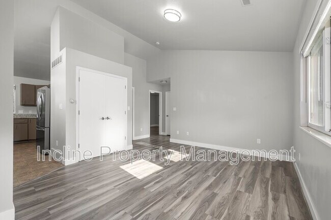 Foto del edificio - 788 N 1060 W