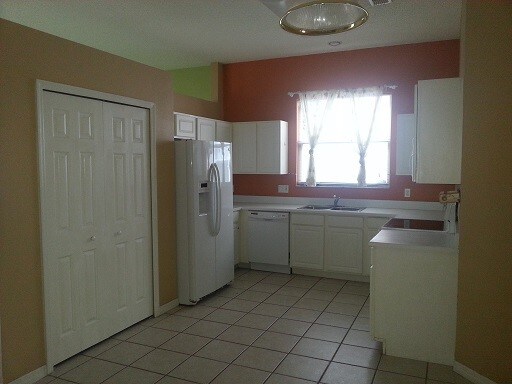 Foto del edificio - 3455 Foxcroft Cir