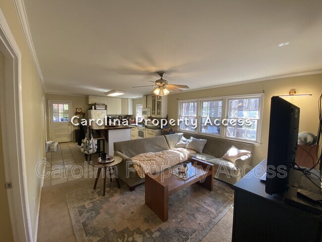 Building Photo - 207 Bennington Dr