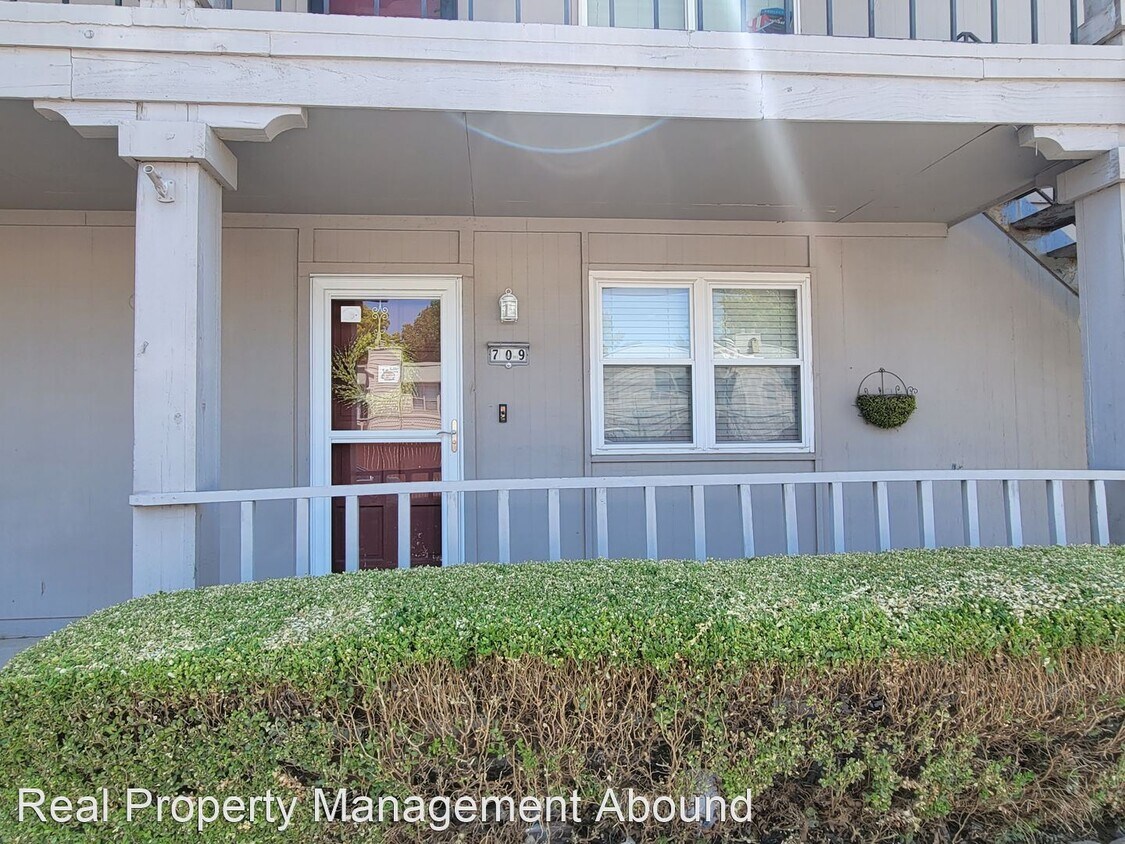 Primary Photo - 2 br, 2 bath House - 6718 S Lewis Ave, Uni...