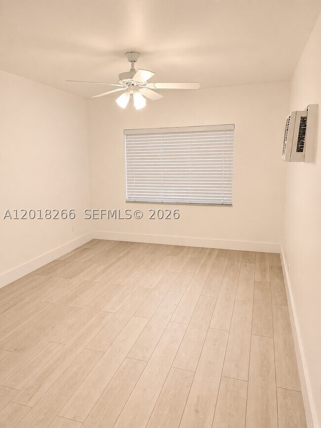 Foto del edificio - 7537 Buccaneer Ave