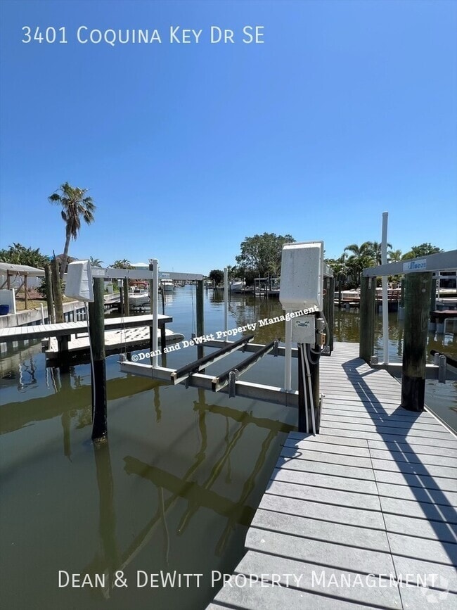 Building Photo - 3401 Coquina Key Dr SE