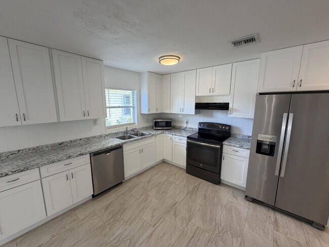 Foto del edificio - Now Available in Merritt Island!