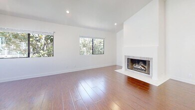 Building Photo - 2438 Myrtle Ave