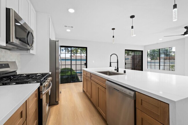 Foto del edificio - Move-In-Ready Townhome-Style Unit in Chula Vista!