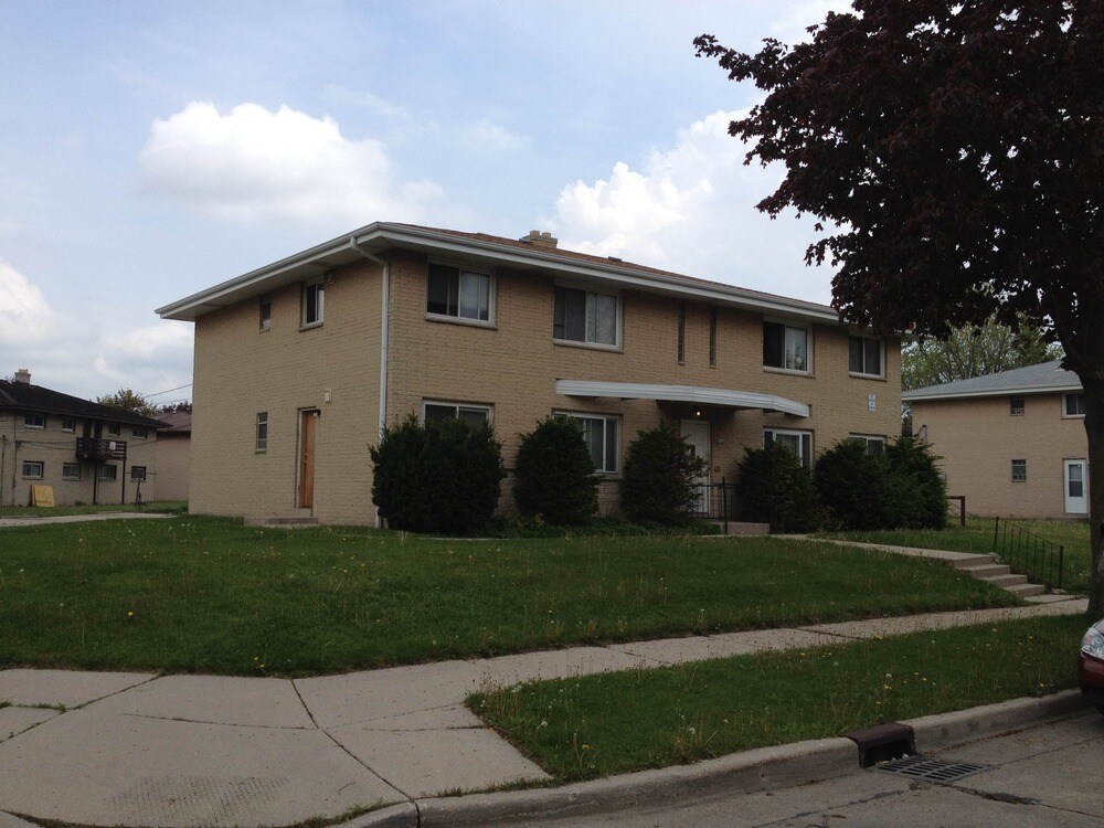 Primary Photo - 9420 Beckett Ave