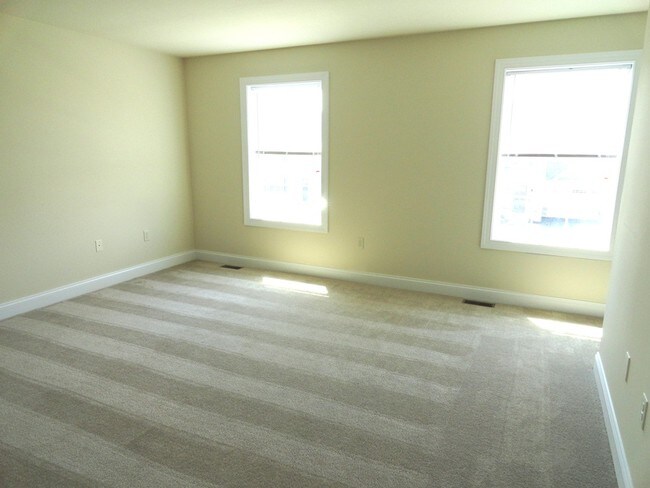 Building Photo - 1345 Heatherwood Dr