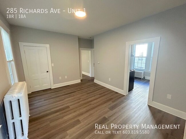 Foto del edificio - 285 Richards Ave