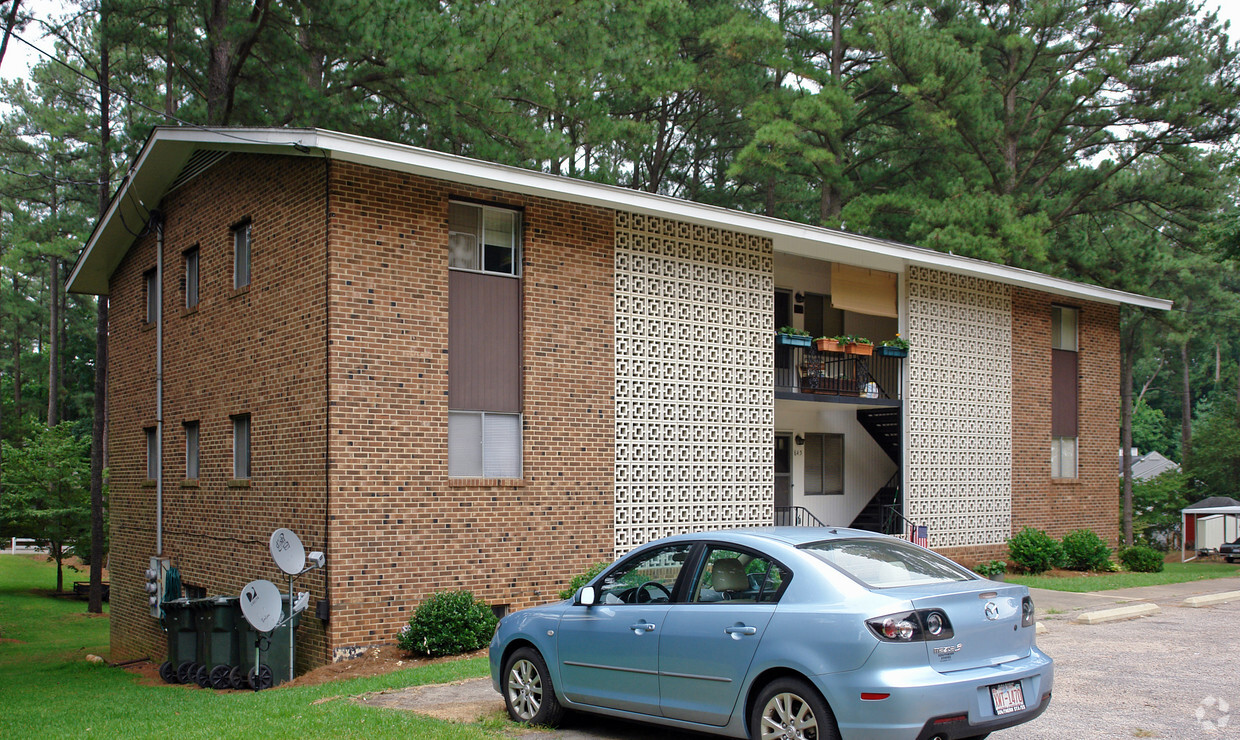 Building Photo - Pine View Apartments