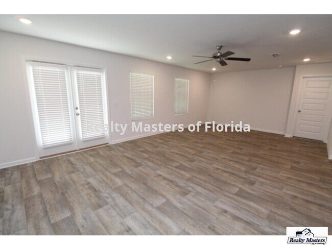 Building Photo - Newer 3 bedroom 2 bathroom in Beulah ~ Dog...