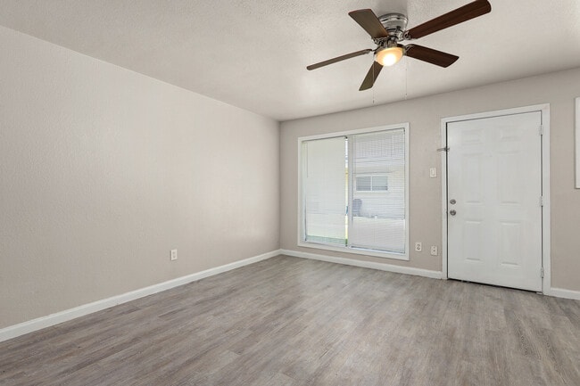 Building Photo - Gayle Villa Apartments