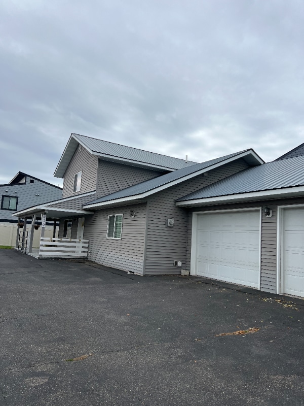 Building Photo - 830 8th St W