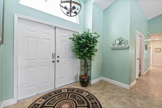 Building Photo - 6565 Winding Lake Dr