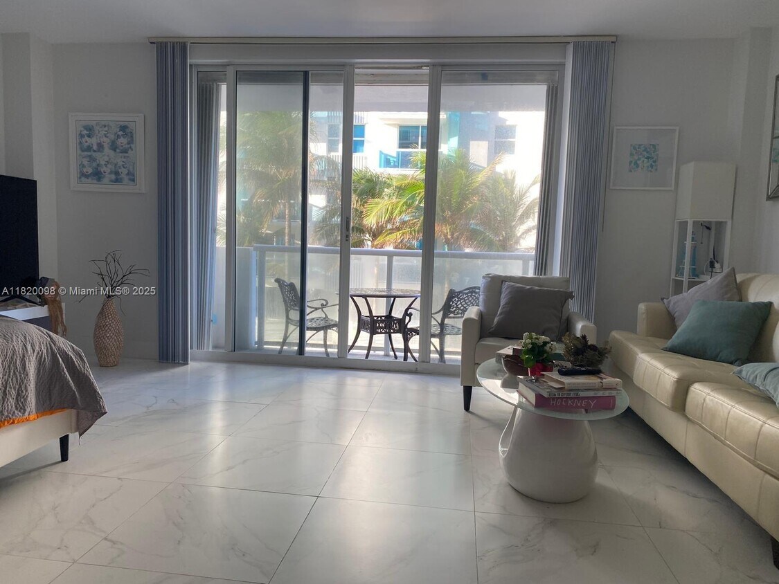 Foto del edificio - 9195 Collins Ave