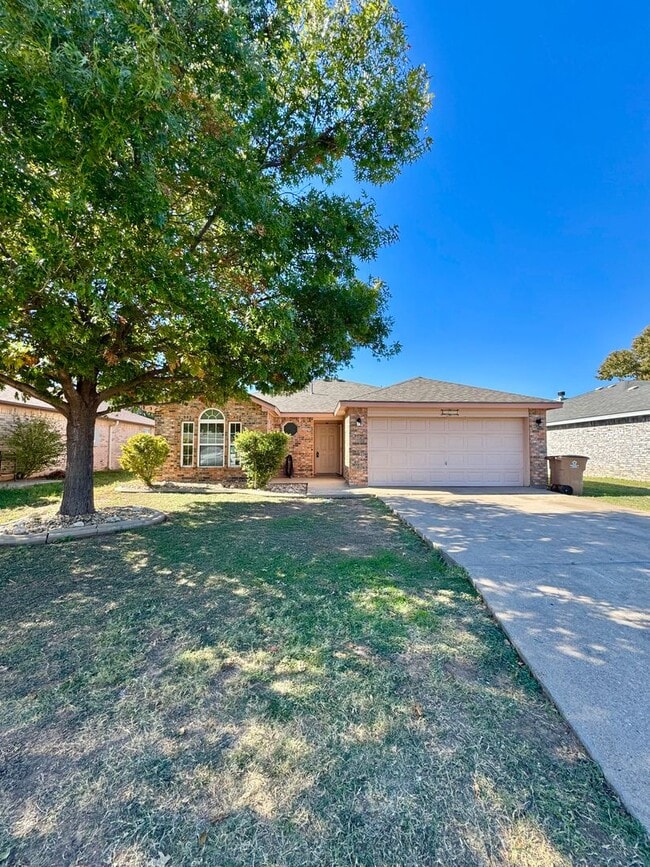 Building Photo - 1211 Henry Ln